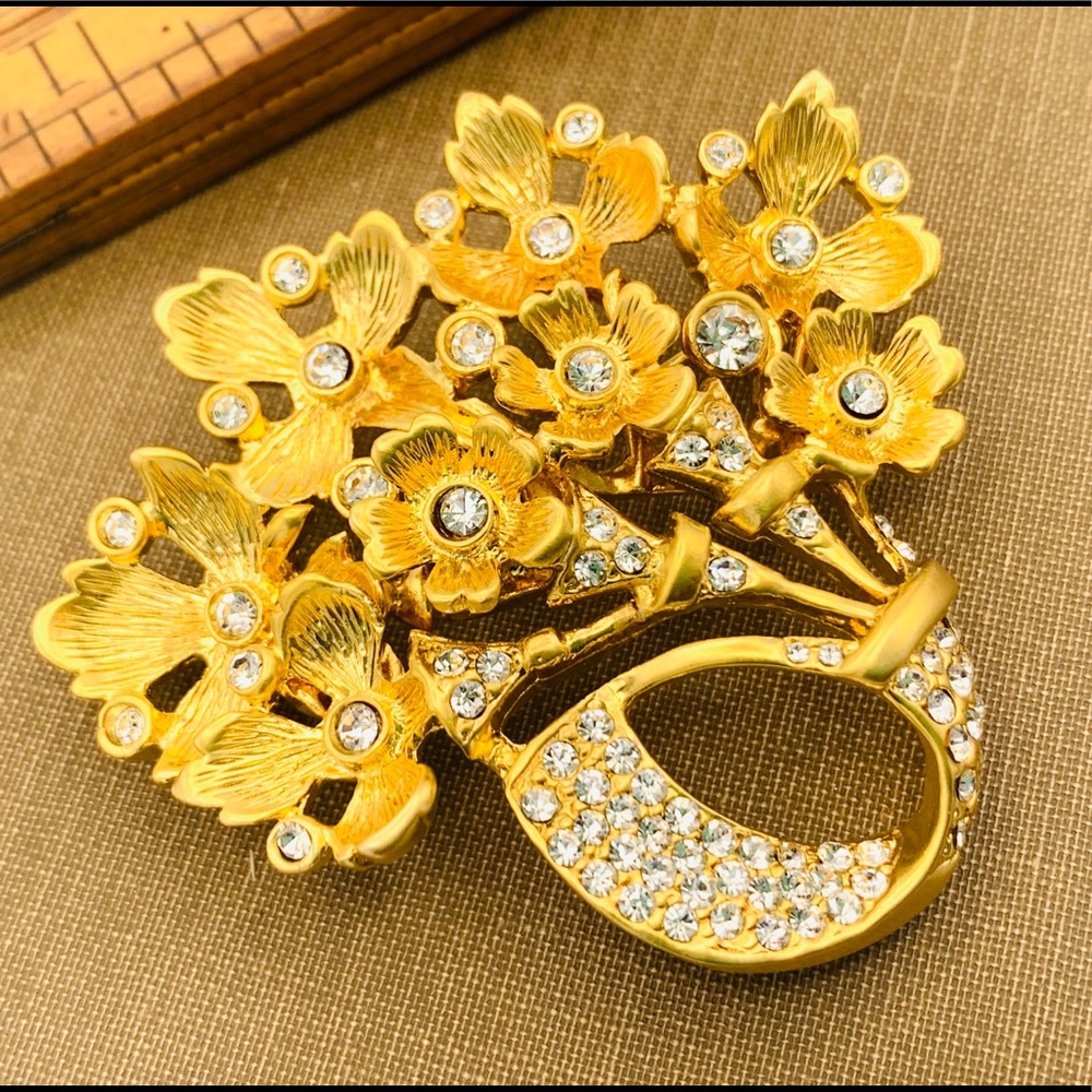 Vintage floral bouquet brooch gold rhinestones 80s